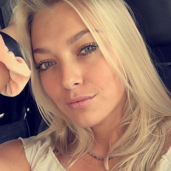 Meet your Posher, Bella - Picture 1 of 1